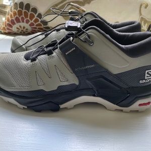 Salomon X Ultra 4 trail runners/hiking shoes Lunar Rock size 7.5